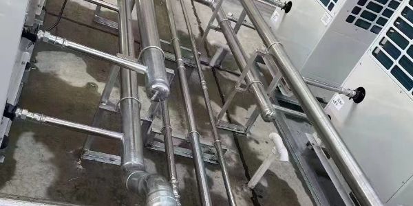 不（bú）鏽鋼水管、管件會生鏽麽？在施工現場我們應如何安裝，避免管材、管件受到損傷